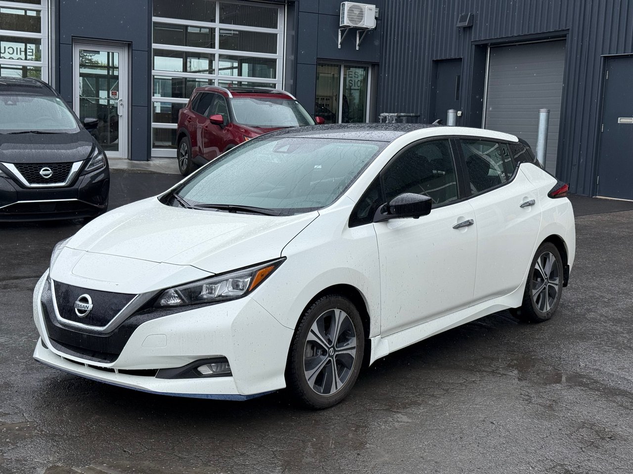Nissan LEAF SV 2022-0