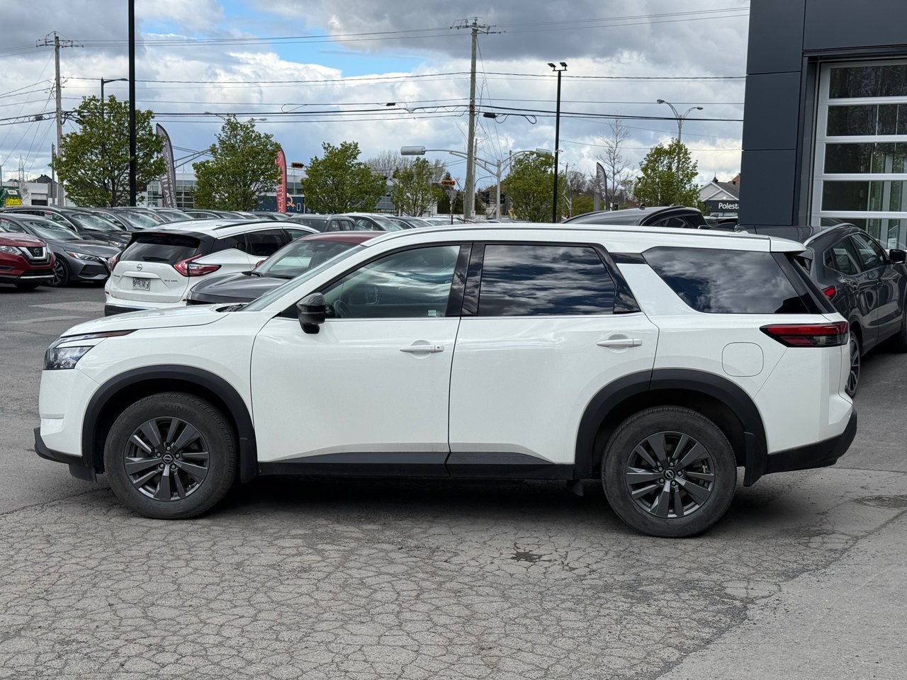 2024 Nissan Pathfinder S AWD-8
