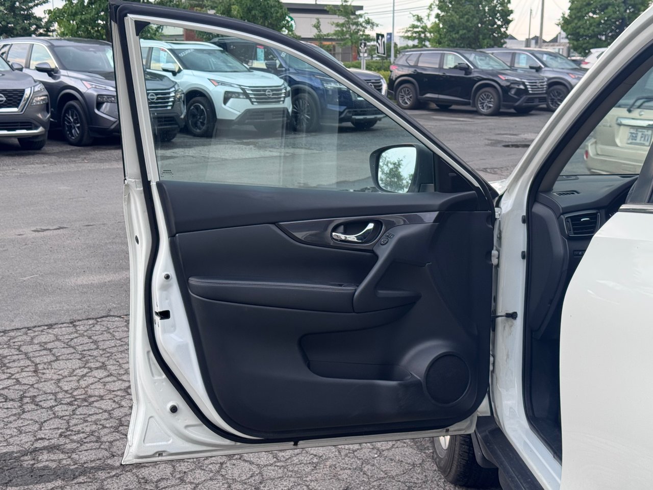 2020 Nissan Rogue S-7