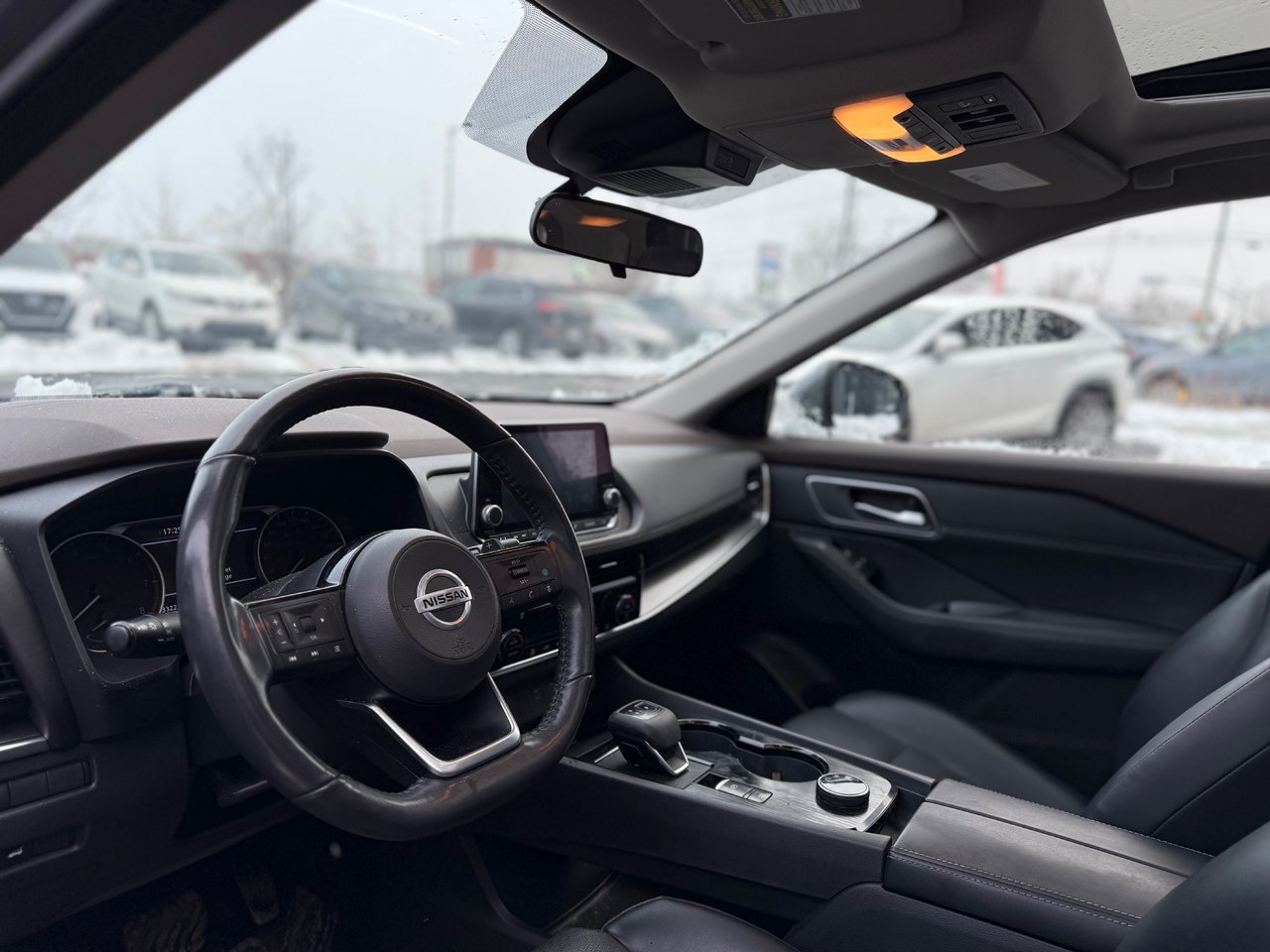 2021 Nissan Rogue SV PRIVILEGE-8