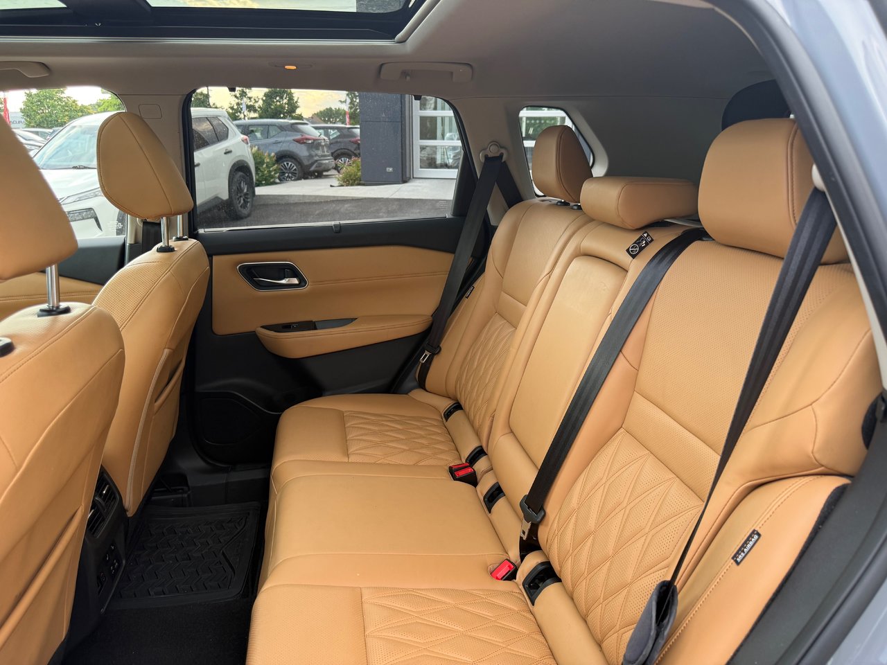 2021 Nissan Rogue PLATINUM AWD-10