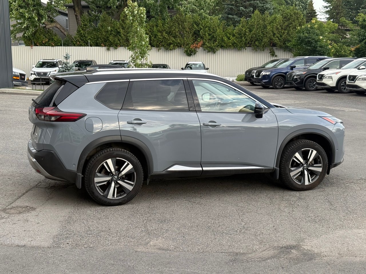 2021 Nissan Rogue PLATINUM AWD-4