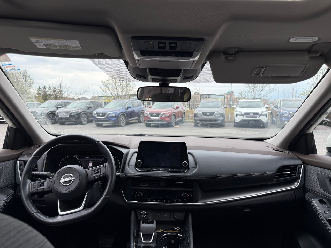 Nissan Rogue SV AWD 2023-10