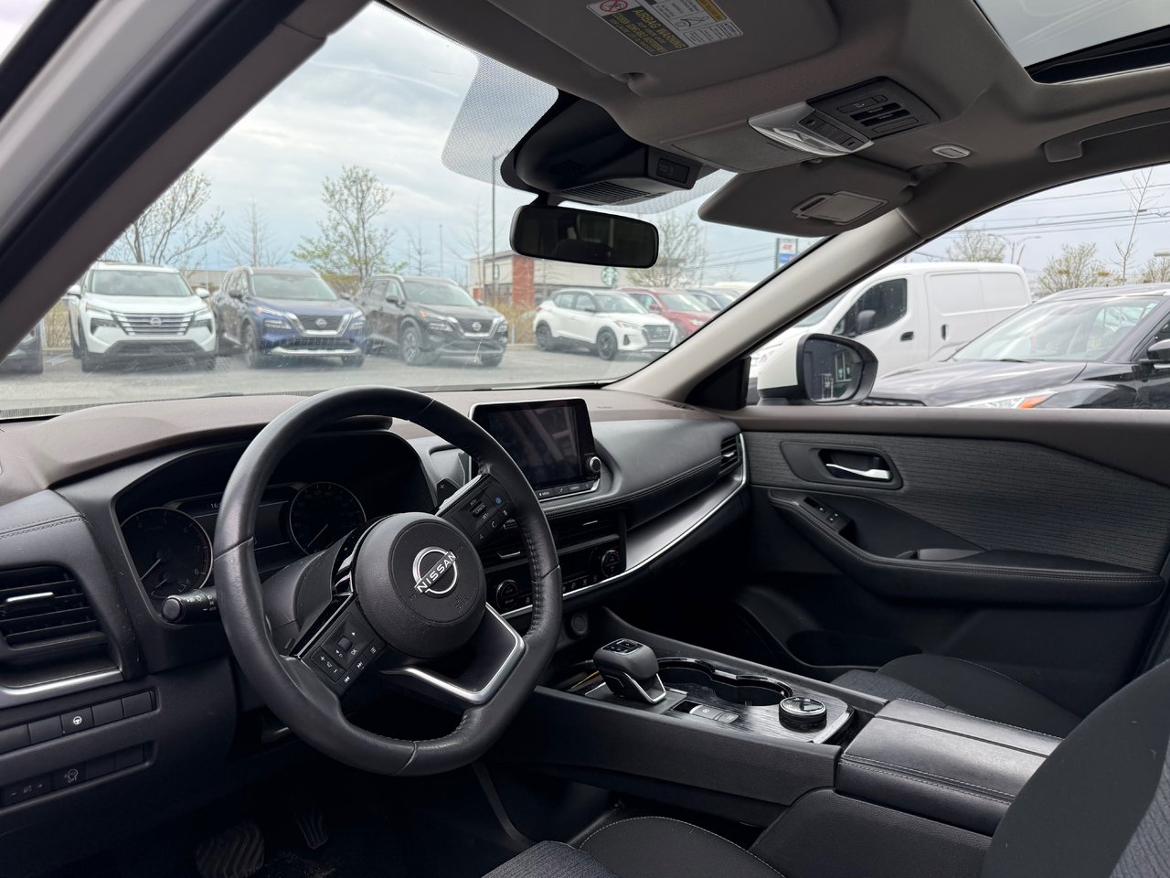 Nissan Rogue SV AWD 2023-8