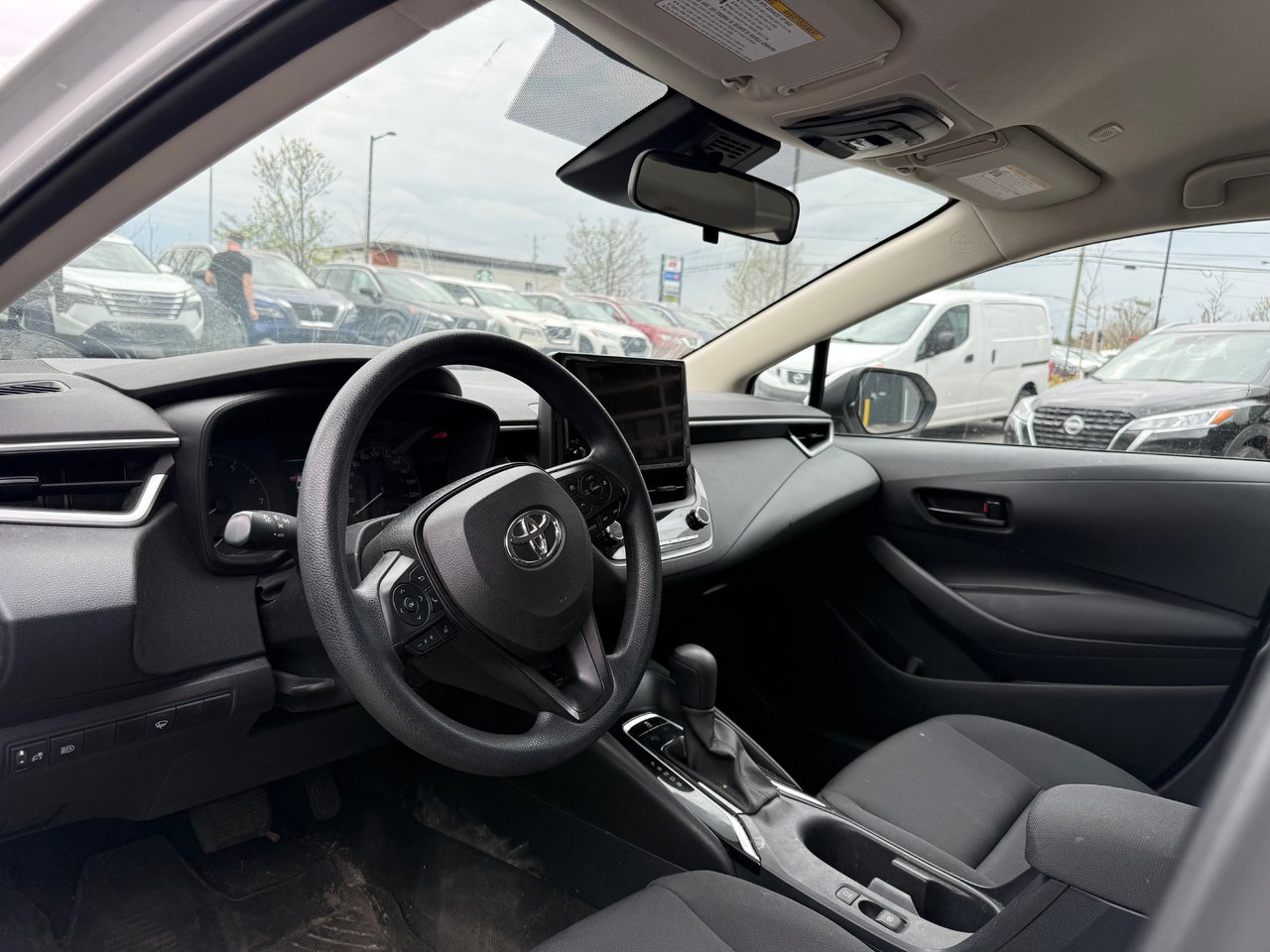 Toyota Corolla LE 2023-8