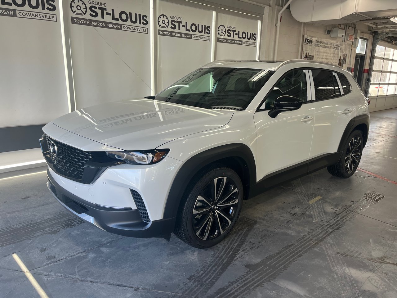 Used 2024 Mazda CX50 with 10 km for sale at Otogo