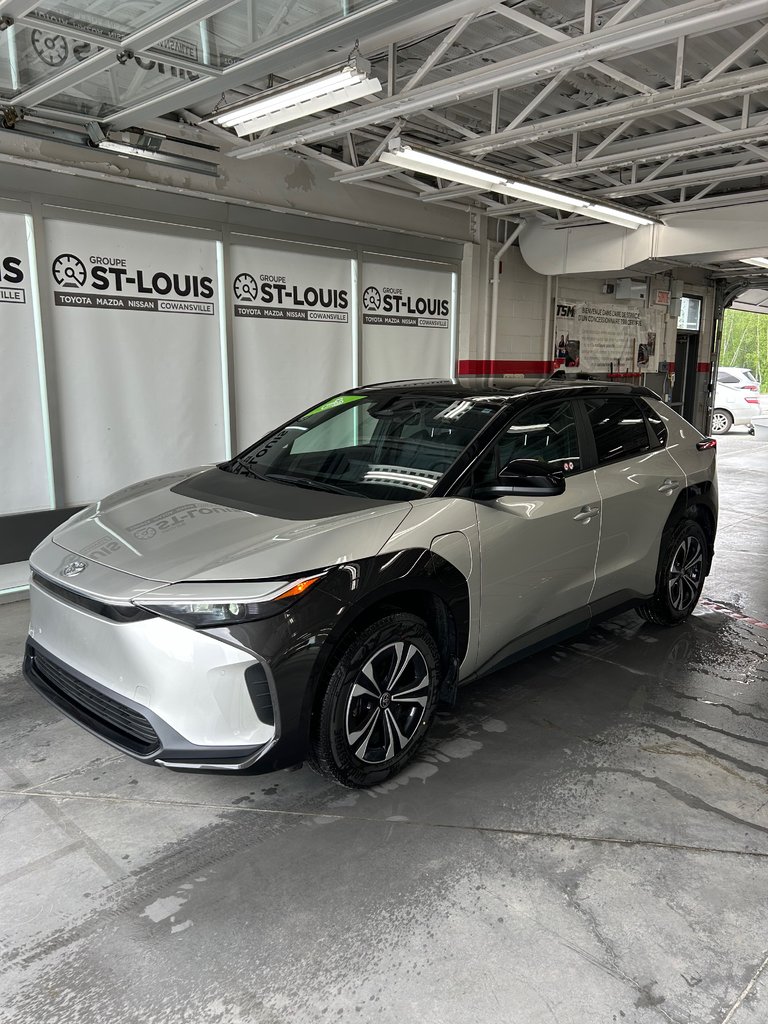 Used 2023 Toyota bZ4X with 9,594 km for sale at Otogo