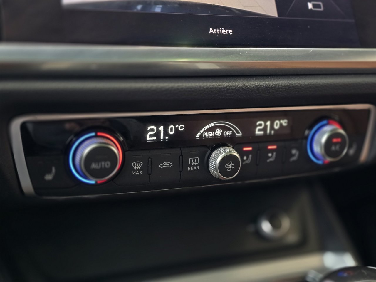 2021 Audi Q3 Komfort QUATTRO | TOIT PANO | CUIR | CAM | 8 PNEUS Komfort QUATTRO | TOIT PANO | CUIR | CAM | 8 PNEUS