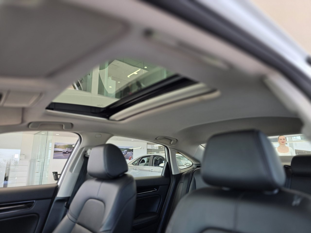 2022 Honda Civic Touring TOIT | NAV | CUIR | CARPLAY | DÉMARREUR Touring TOIT | NAV | CUIR | CARPLAY | DÉMARREUR