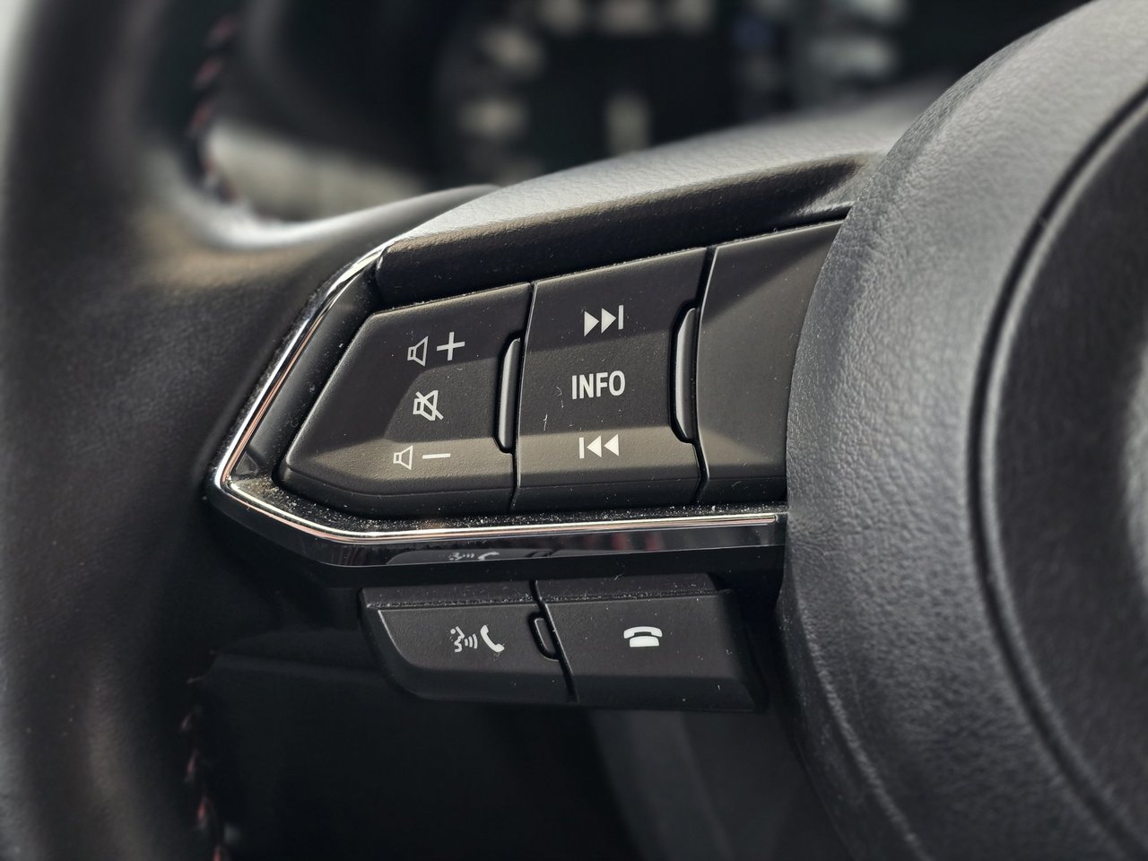 2022 Mazda CX-5 Sport Design Turbo TOIT | CUIR | CARPLAY | BAS KM Sport Design Turbo TOIT | CUIR | CARPLAY | BAS KM