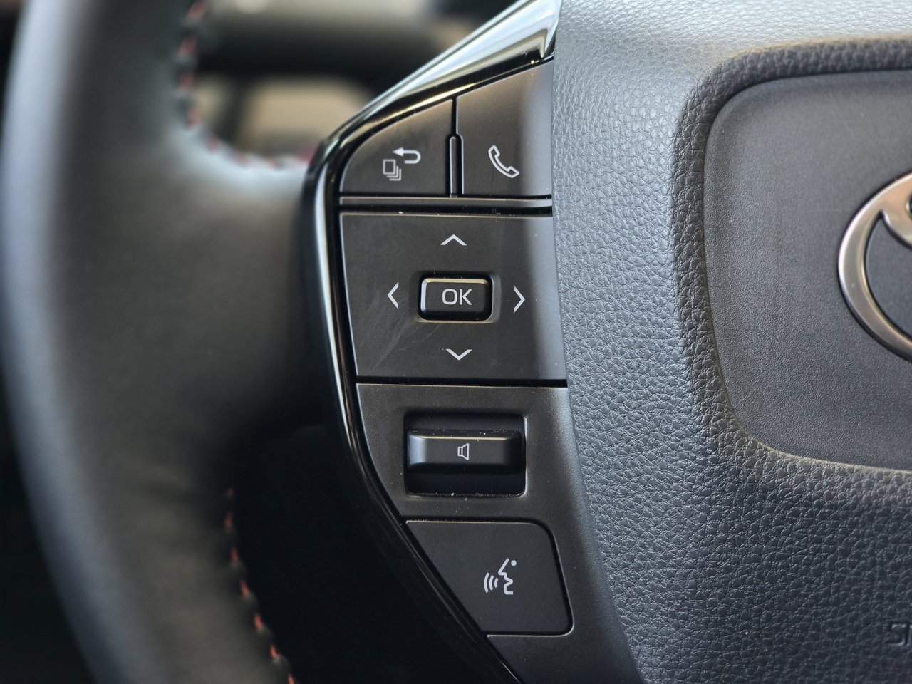 2024 Toyota PRIUS PRIME XSE XSE