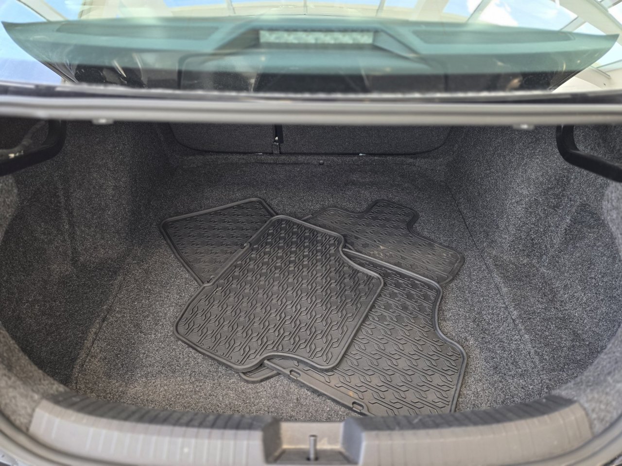 Volkswagen Jetta Highline TOIT | CUIR | CARPLAY | NAV | DÉMARREUR 2022 Highline TOIT | CUIR | CARPLAY | NAV | DÉMARREUR