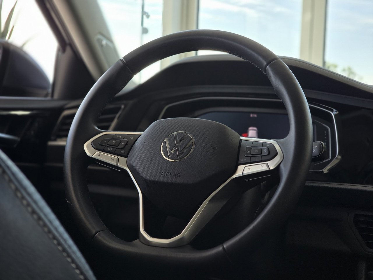 Volkswagen Jetta Highline TOIT | CUIR | NAV | DÉMARREUR | BAS KM 2024 Highline TOIT | CUIR | NAV | DÉMARREUR | BAS KM