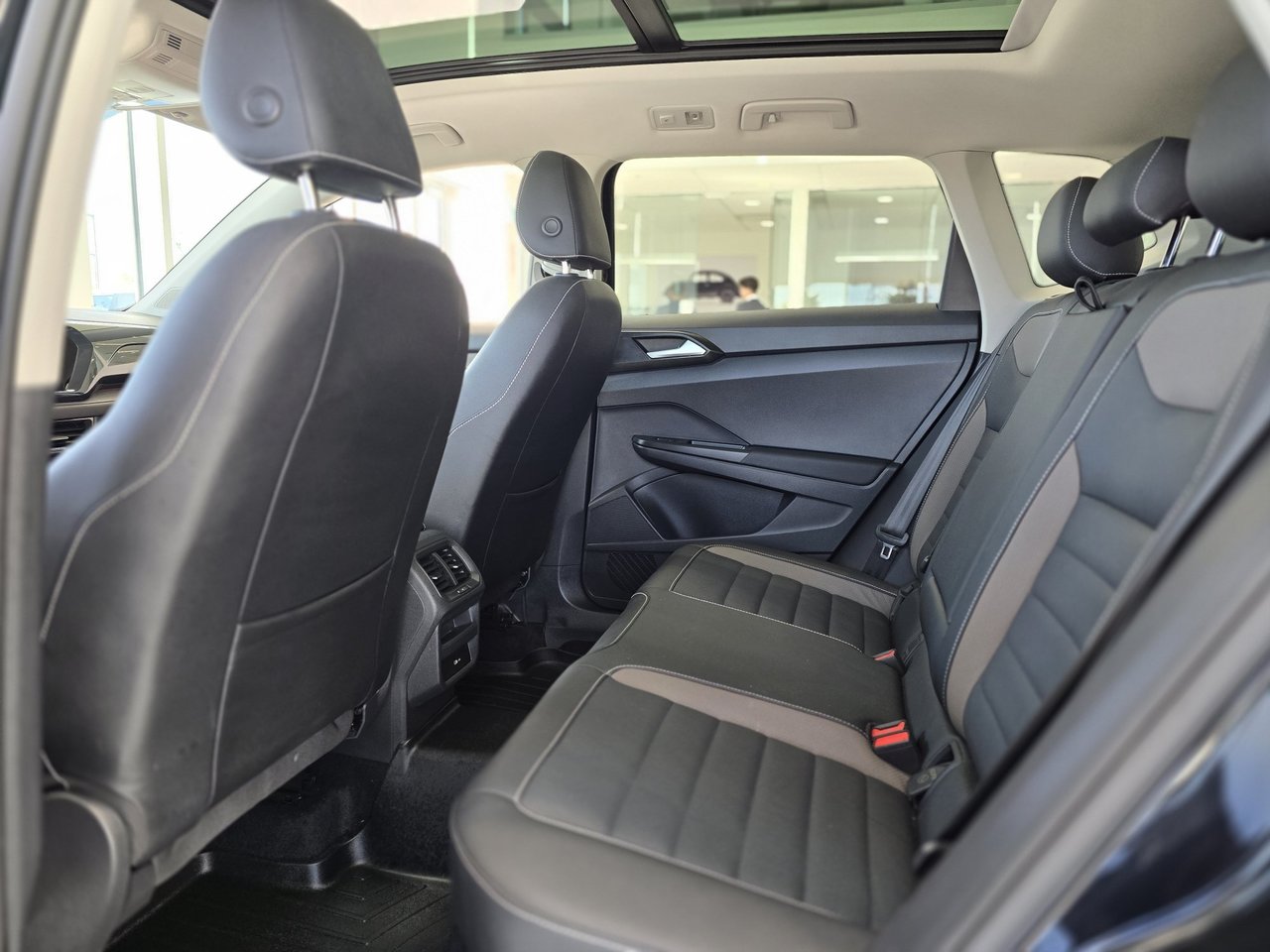 Volkswagen Taos Highline PANO | CUIR | CARPLAY | CAM | DÉMARREUR 2022 Highline PANO | CUIR | CARPLAY | CAM | DÉMARREUR