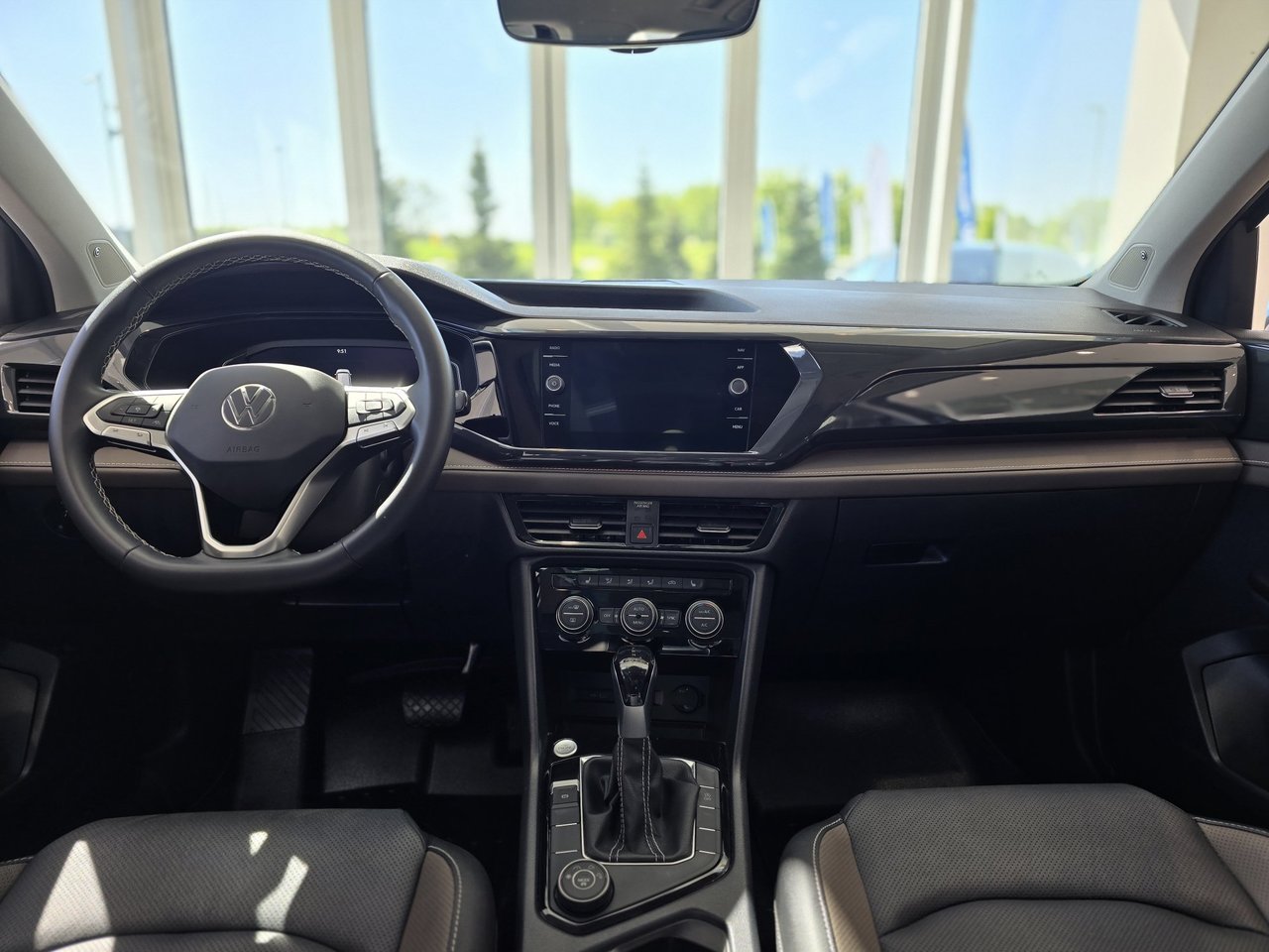 Volkswagen Taos Highline PANO | CUIR | CARPLAY | CAM | DÉMARREUR 2022 Highline PANO | CUIR | CARPLAY | CAM | DÉMARREUR