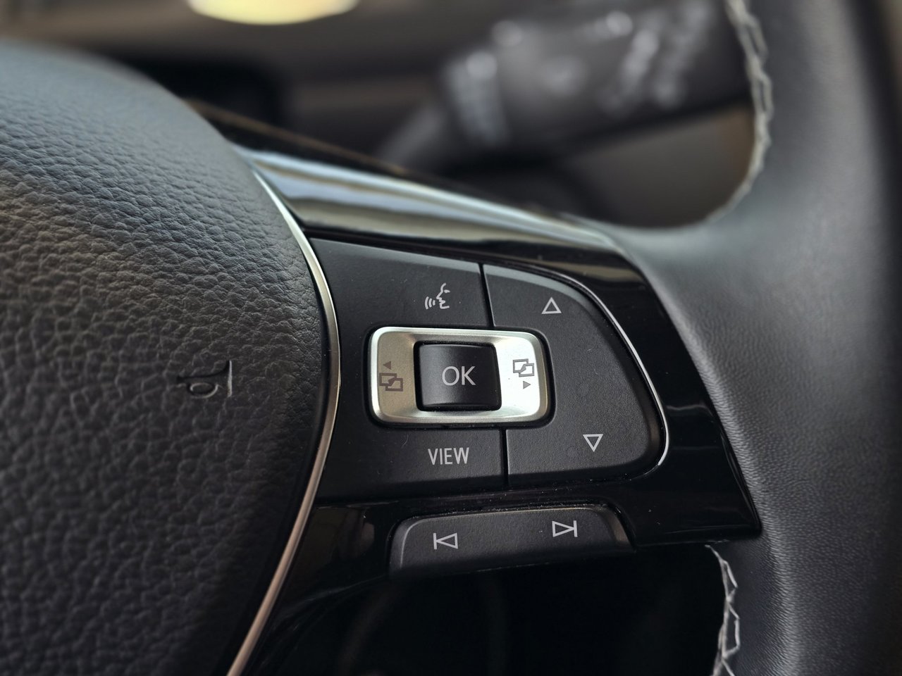 Volkswagen Tiguan Comfortline CUIR 2 TONS | CARPLAY | CAMÉRA | +++ 2021 Comfortline CUIR 2 TONS | CARPLAY | CAMÉRA | +++