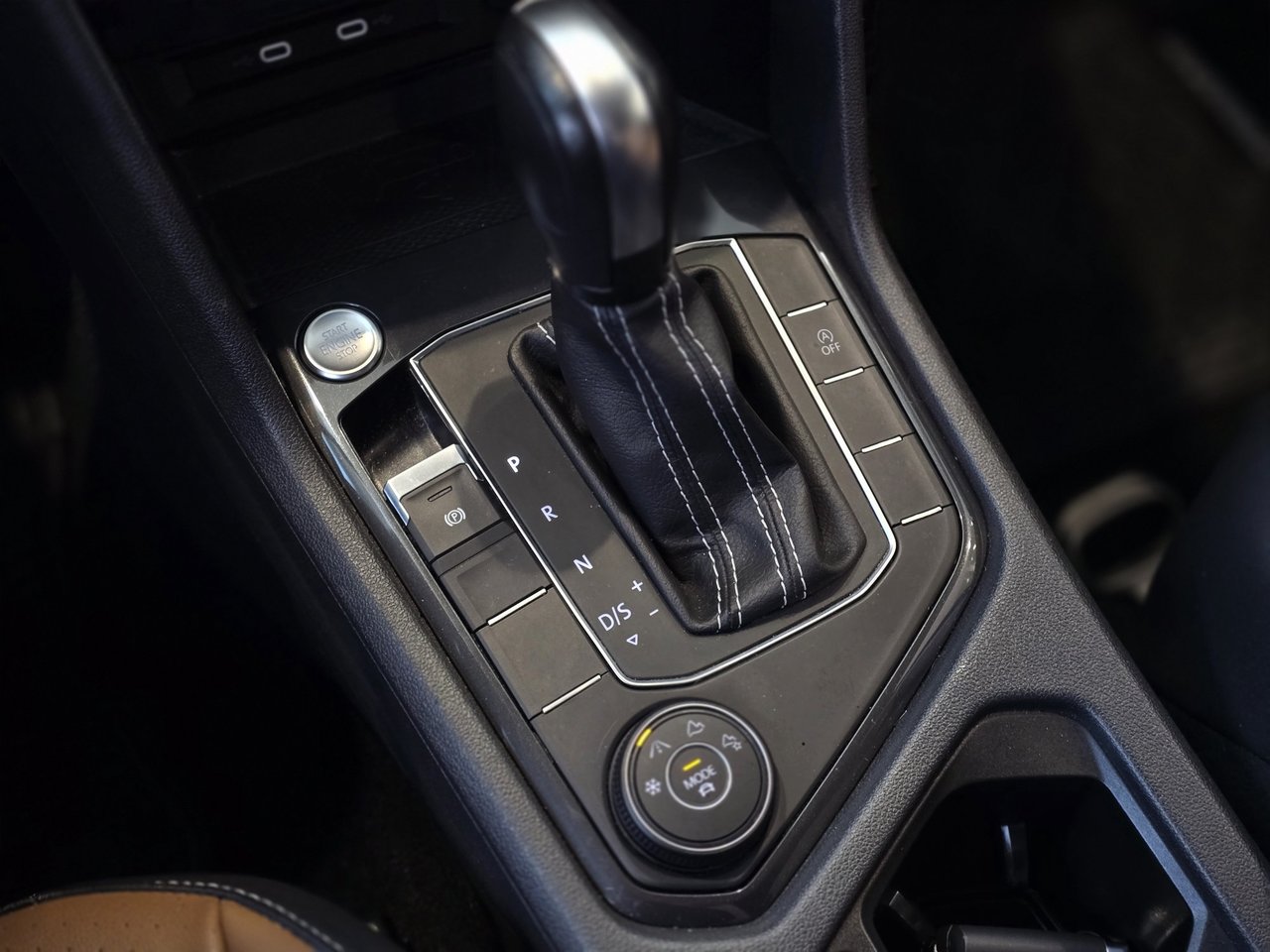 Volkswagen Tiguan Comfortline CUIR 2 TONS | CARPLAY | CAMÉRA | +++ 2021 Comfortline CUIR 2 TONS | CARPLAY | CAMÉRA | +++