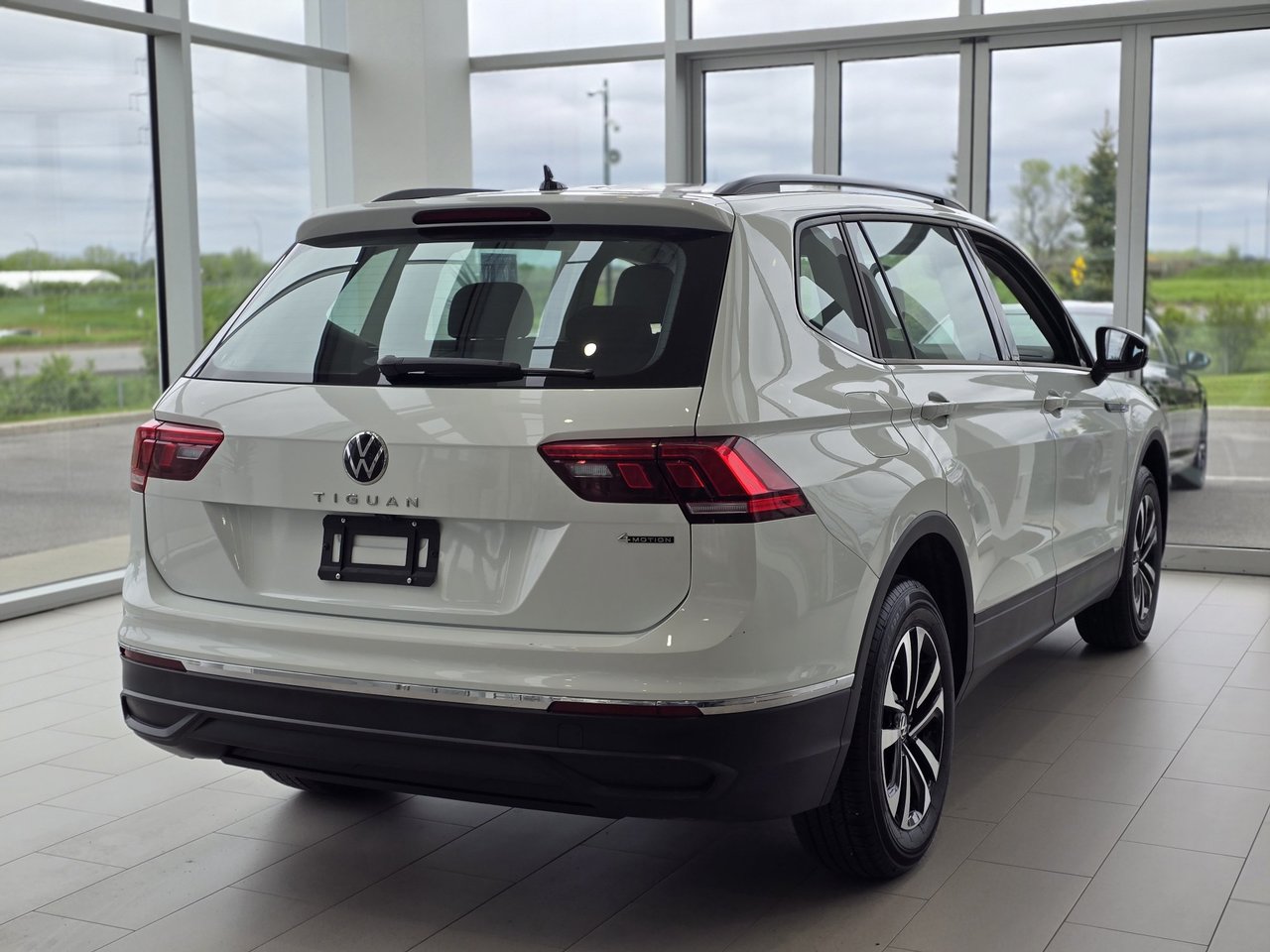2022 Volkswagen Tiguan Trendline 4MOTION | CARPLAY | CAMÉRA | BAS KM !! Trendline 4MOTION | CARPLAY | CAMÉRA | BAS KM !!