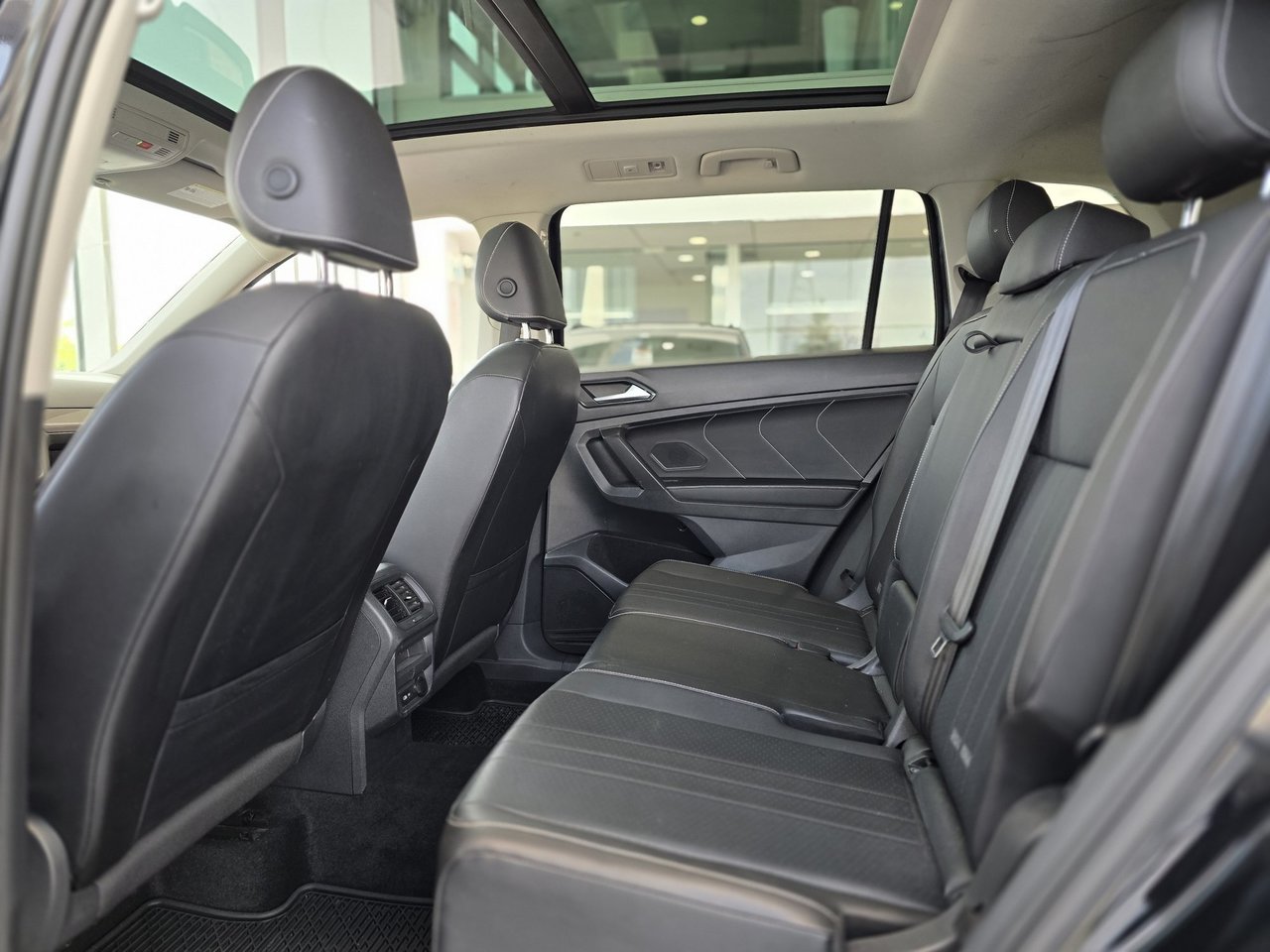 Volkswagen Tiguan Comfortline TOIT PANO | CUIR | CARPLAY | CAMÉRA 2022 Comfortline TOIT PANO | CUIR | CARPLAY | CAMÉRA