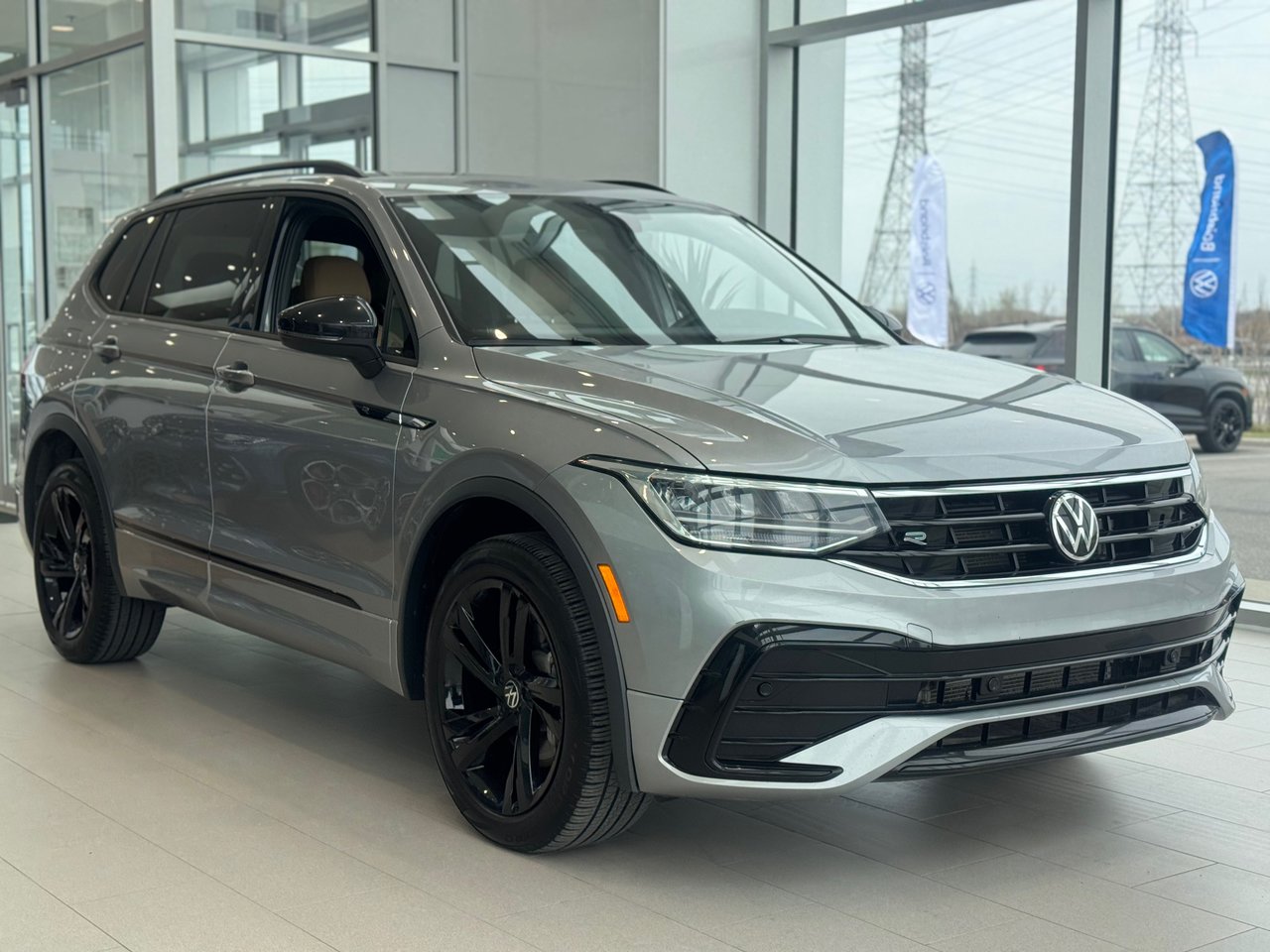2023 Volkswagen Tiguan Comfortline R-Line Black 4Motion