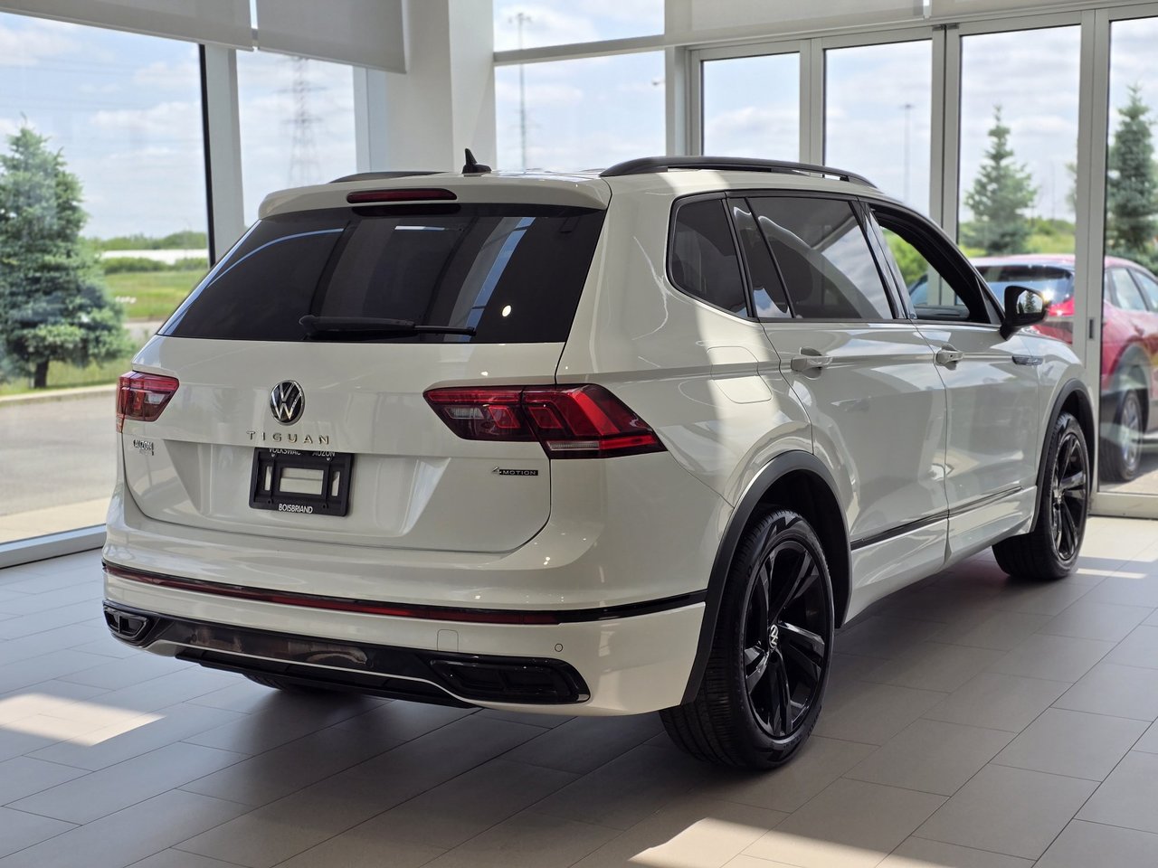 2024 Volkswagen Tiguan Comfortline R-Line Black Edition TOIT | CUIR | CAM Comfortline R-Line Black Edition TOIT | CUIR | CAM