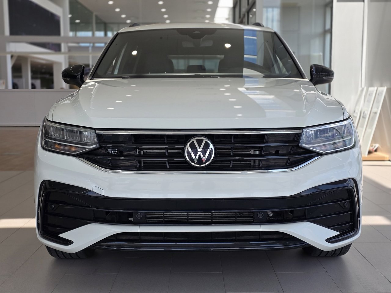 2024 Volkswagen Tiguan Comfortline R-Line Black Edition TOIT | CUIR | CAM Comfortline R-Line Black Edition TOIT | CUIR | CAM