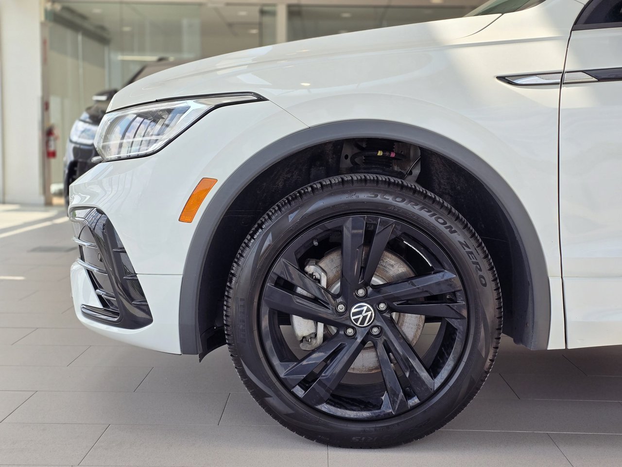 2024 Volkswagen Tiguan Comfortline R-Line Black Edition TOIT | CUIR | CAM Comfortline R-Line Black Edition TOIT | CUIR | CAM