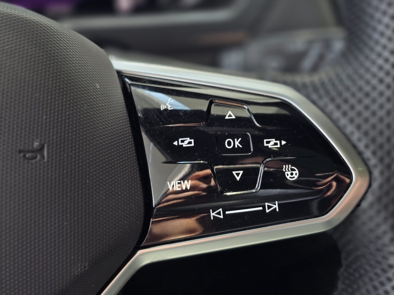 2024 Volkswagen Tiguan Comfortline R-Line Black Edition TOIT | CUIR | CAM Comfortline R-Line Black Edition TOIT | CUIR | CAM