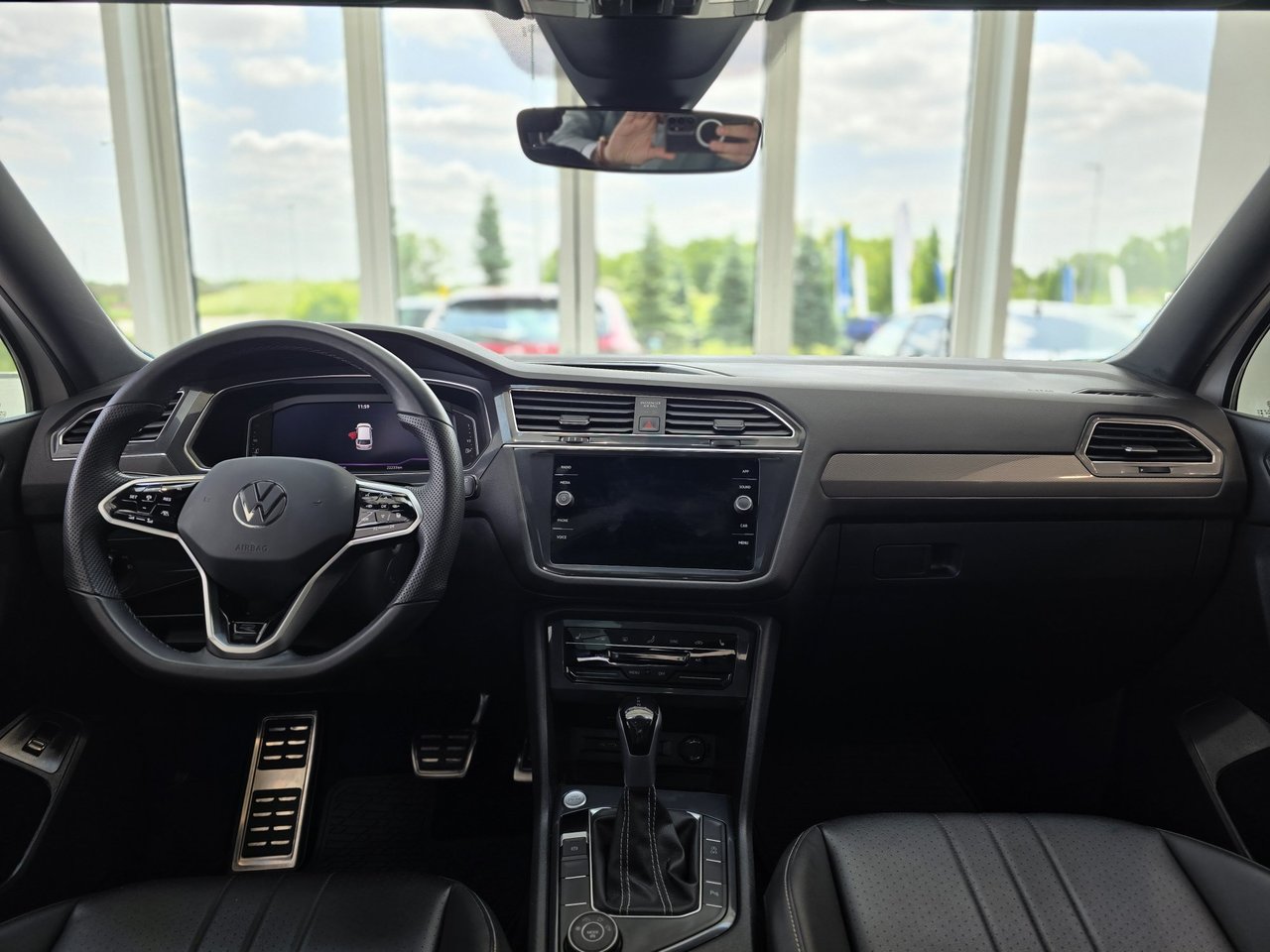 2024 Volkswagen Tiguan Comfortline R-Line Black Edition TOIT | CUIR | CAM Comfortline R-Line Black Edition TOIT | CUIR | CAM
