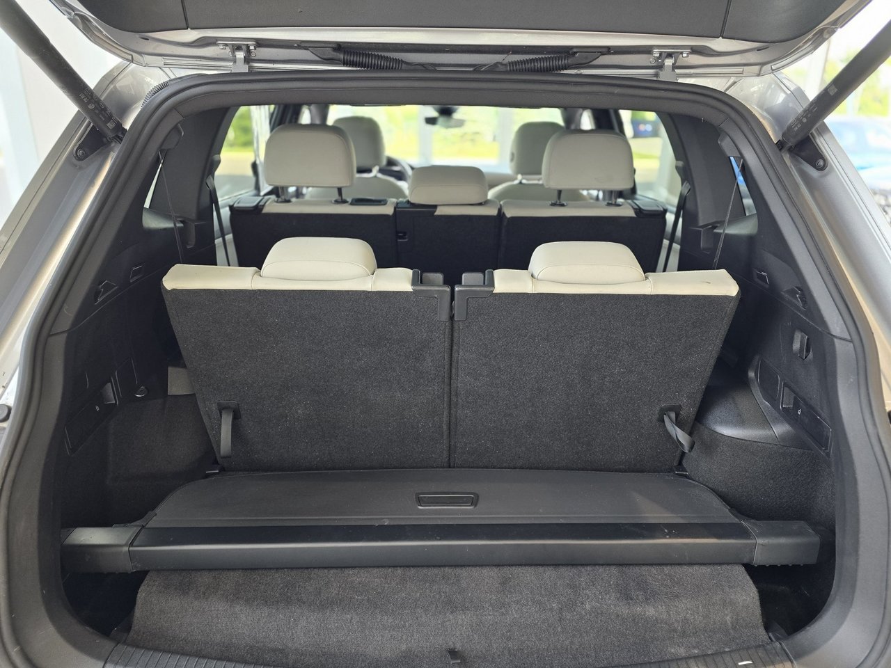 2024 Volkswagen Tiguan Highline R-Line 7 PASSAGERS | NAV | PANO | CUIR Highline R-Line 7 PASSAGERS | NAV | PANO | CUIR