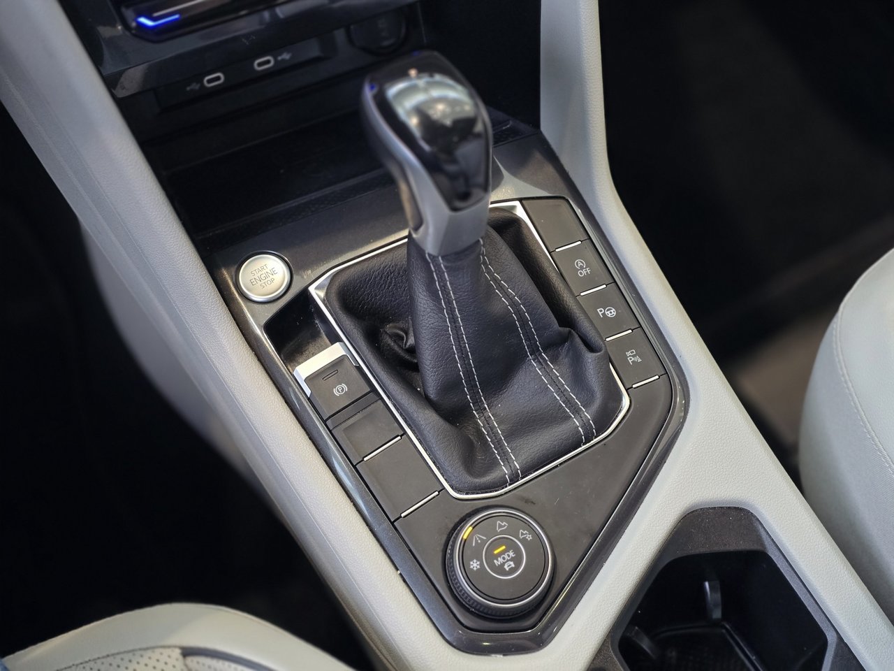 2024 Volkswagen Tiguan Highline R-Line 7 PASSAGERS | NAV | PANO | CUIR Highline R-Line 7 PASSAGERS | NAV | PANO | CUIR