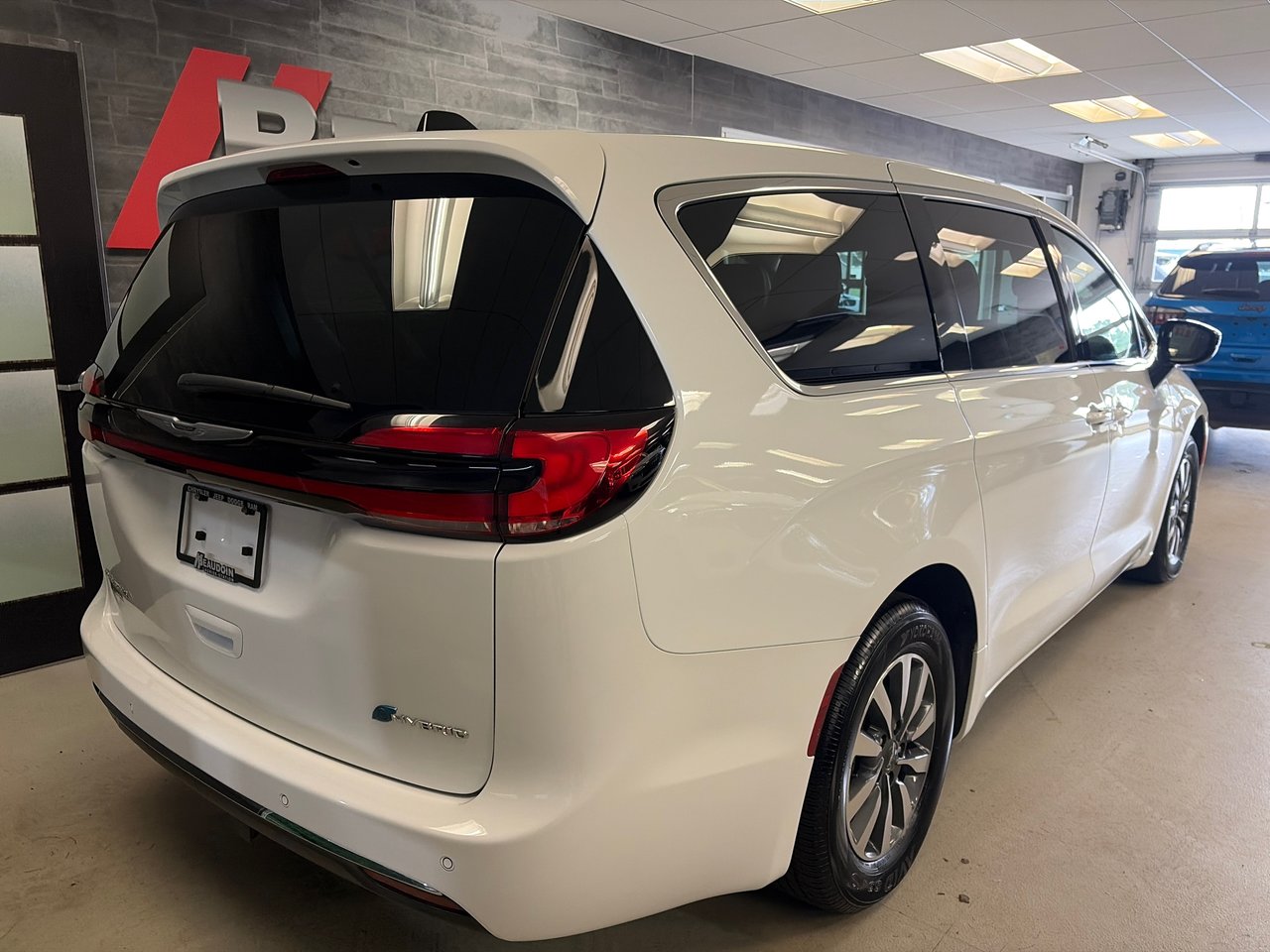 2024 Chrysler Pacifica Hybrid