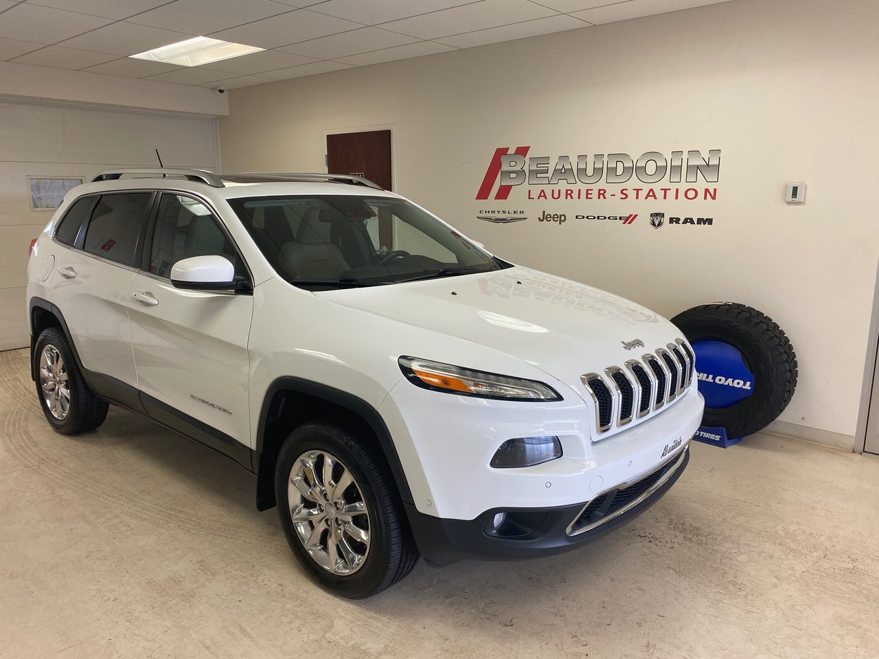 Used And Pre Owned 2015 Jeep Cherokee For Sale At Otogo