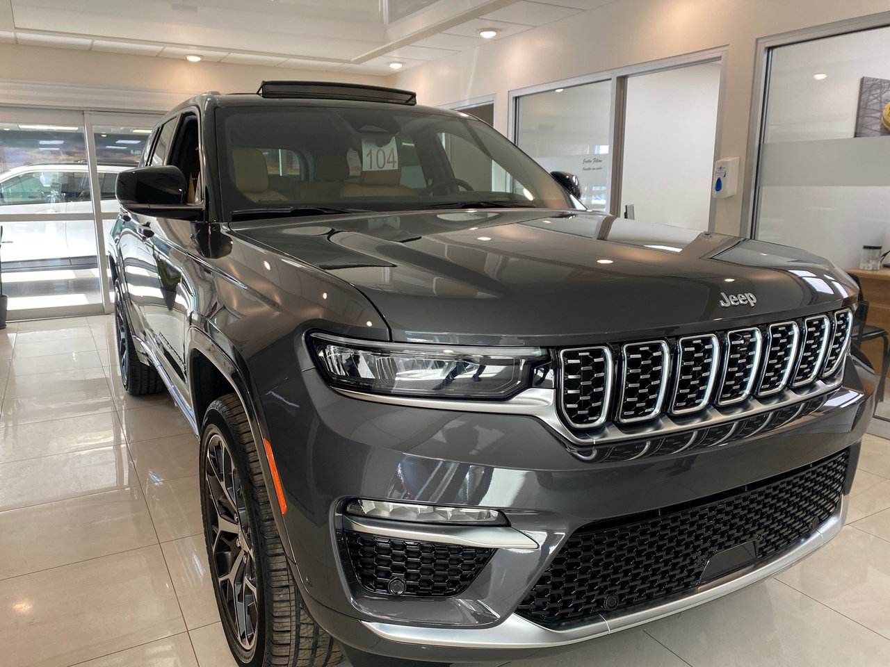 Used 2024 Jeep Grand Cherokee for sale at Otogo