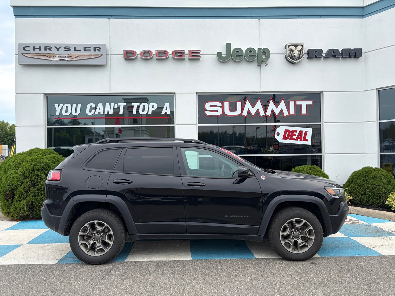 Black 2022 Jeep Cherokee SUV / Crossover Four-Wheel Drive 9-Speed Automatic