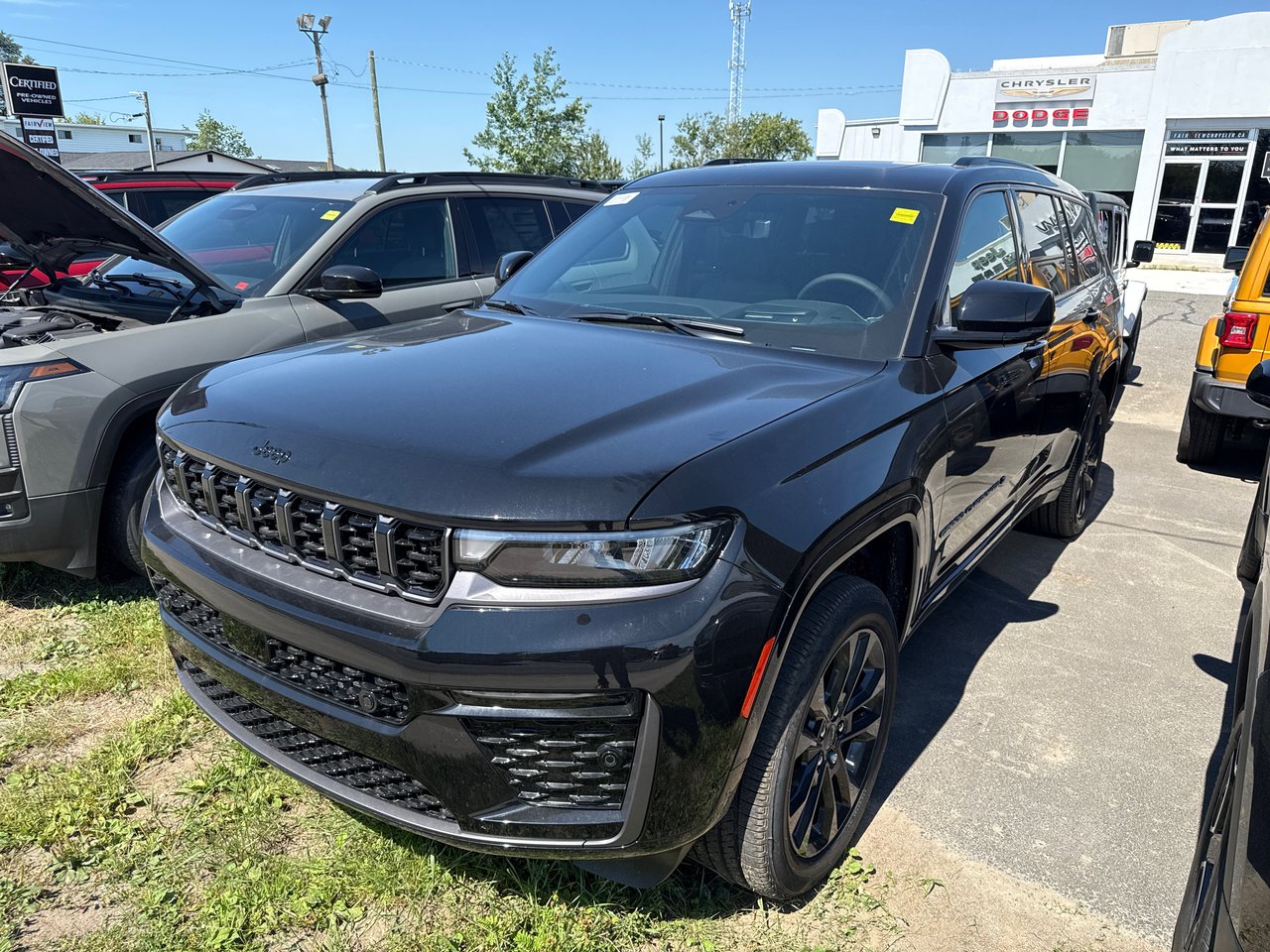 DIAMOND BLACK CRYSTAL PEARL 2026 Jeep Grand Cherokee L SUV / Crossover Four-Wheel Drive Automatic
