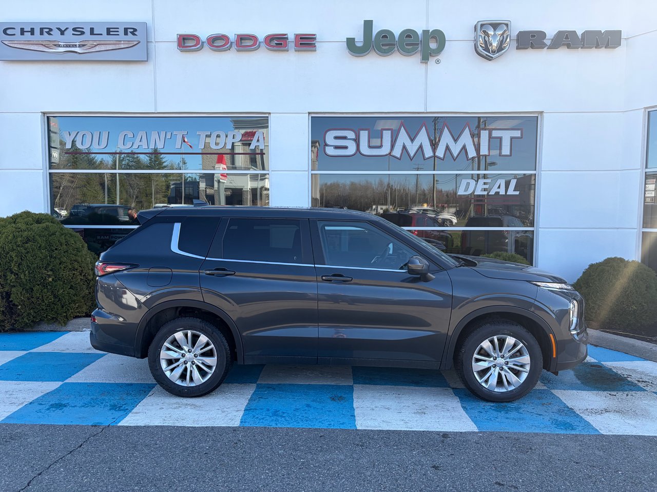 2025 Mitsubishi Outlander ES FWD