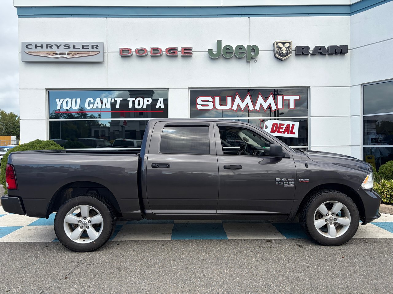 Granite Crystal Met. Clear Coa 2023 RAM 1500 Pickup Truck Four-Wheel Drive 8-Speed Automatic