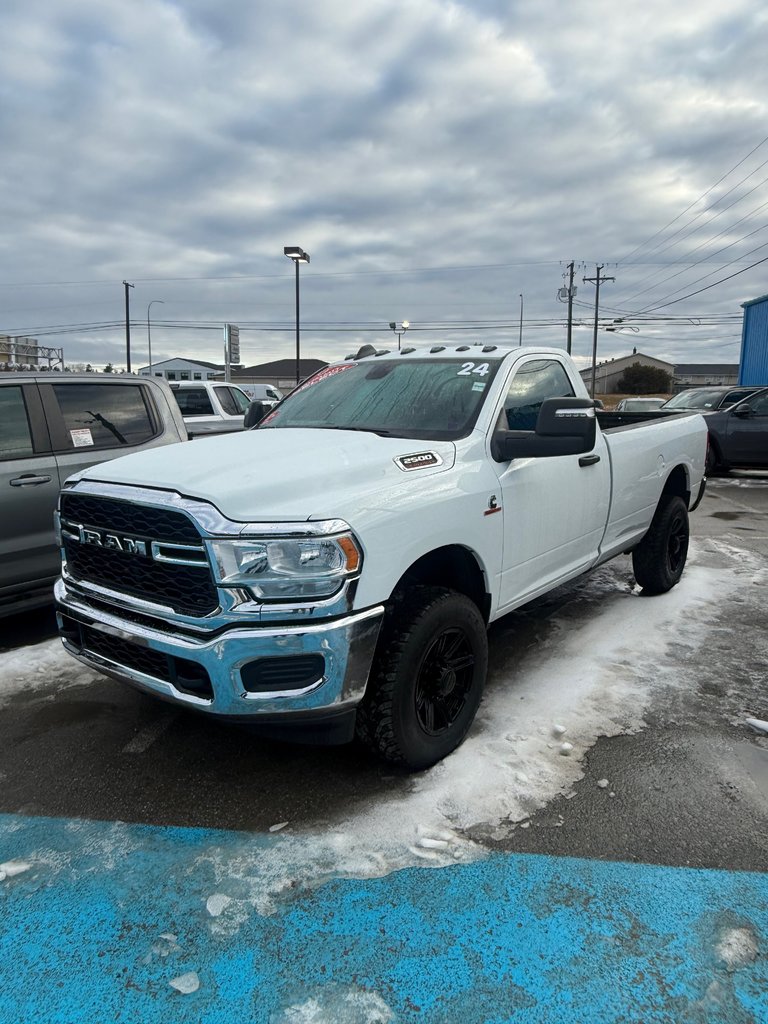 RAM 2500 Tradesman LB 4WD 2024