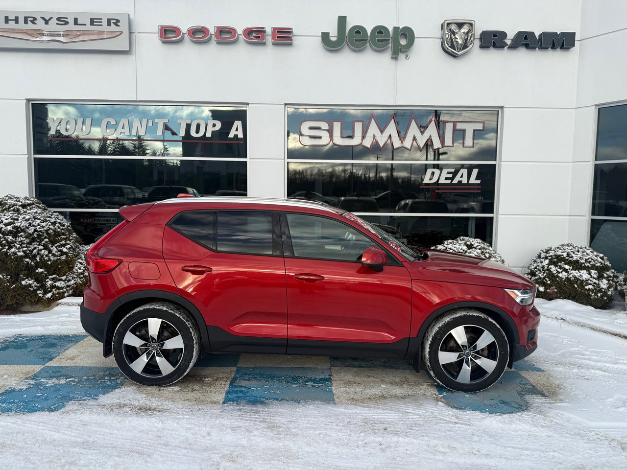 2021 Volvo XC40 T5 Momentum AWD