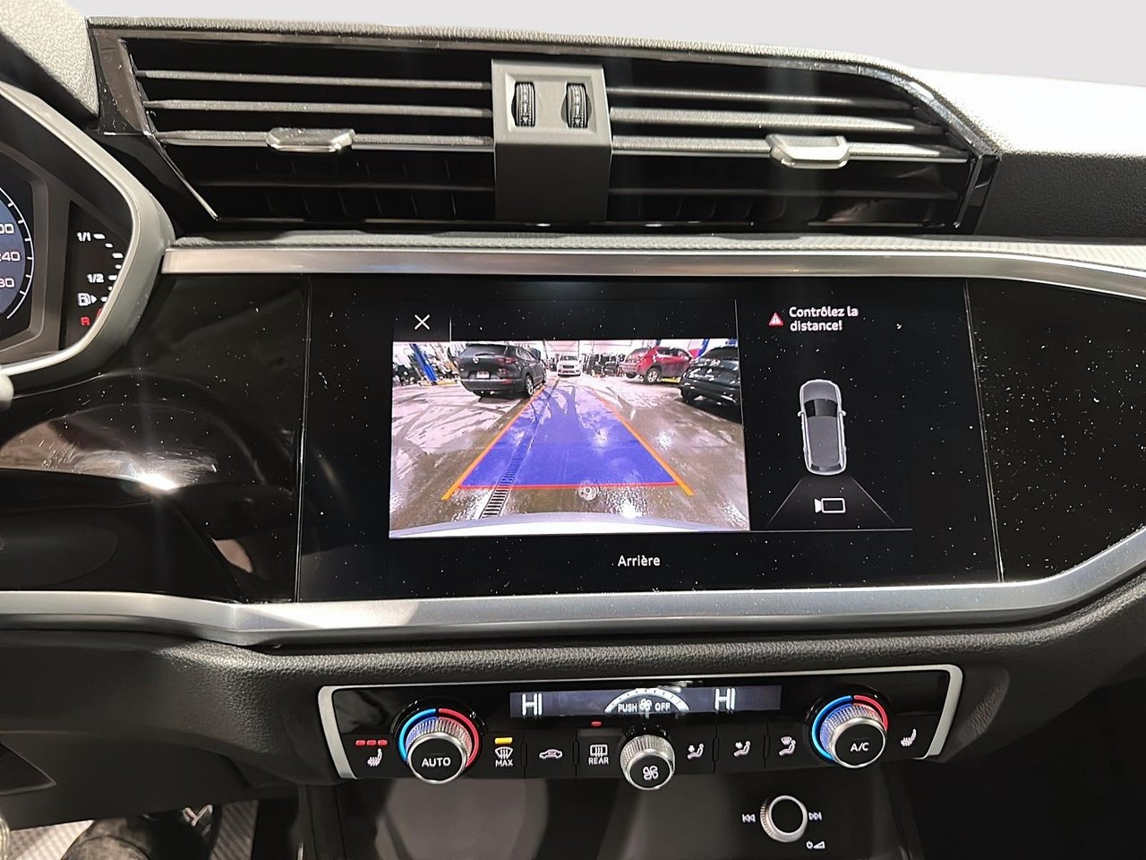 Audi Q3 Komfort 2020-16