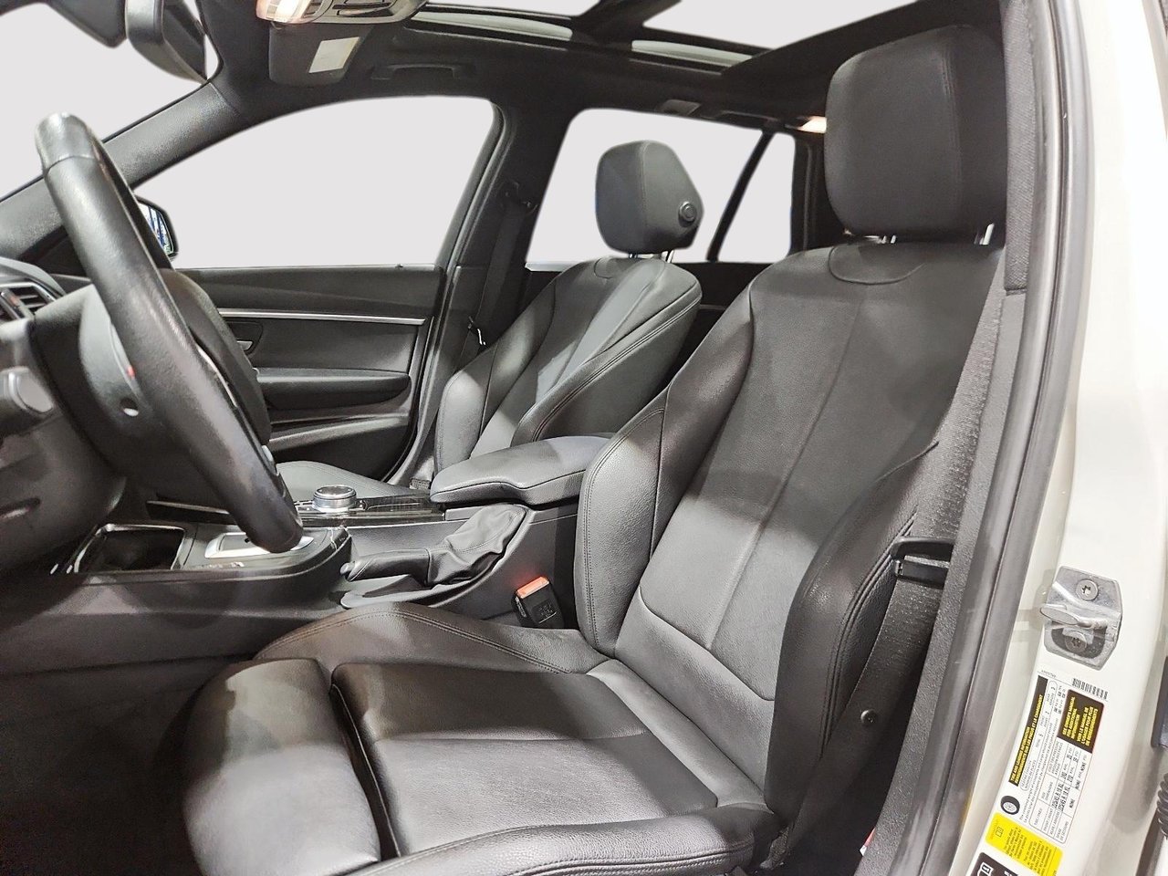 2019 BMW 3 Series 330i xDrive-8