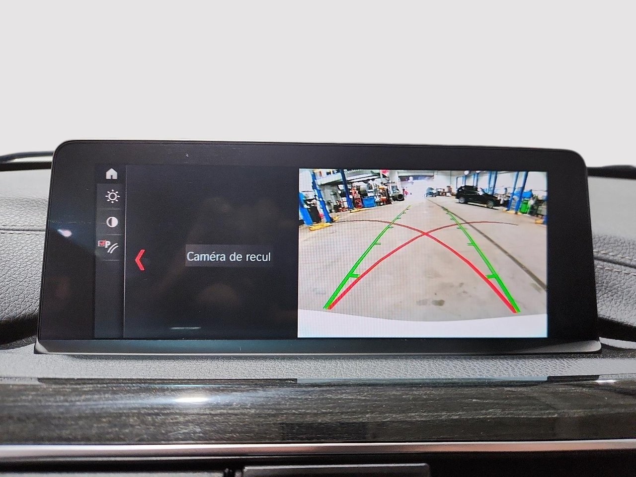 2019 BMW 3 Series 330i xDrive-16