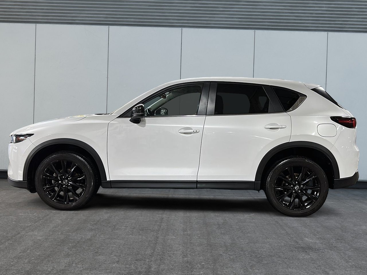Mazda CX-5 KURO 2023-4