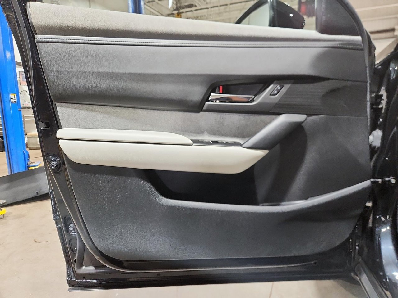 Mazda MX-30 EV GS 2023-10