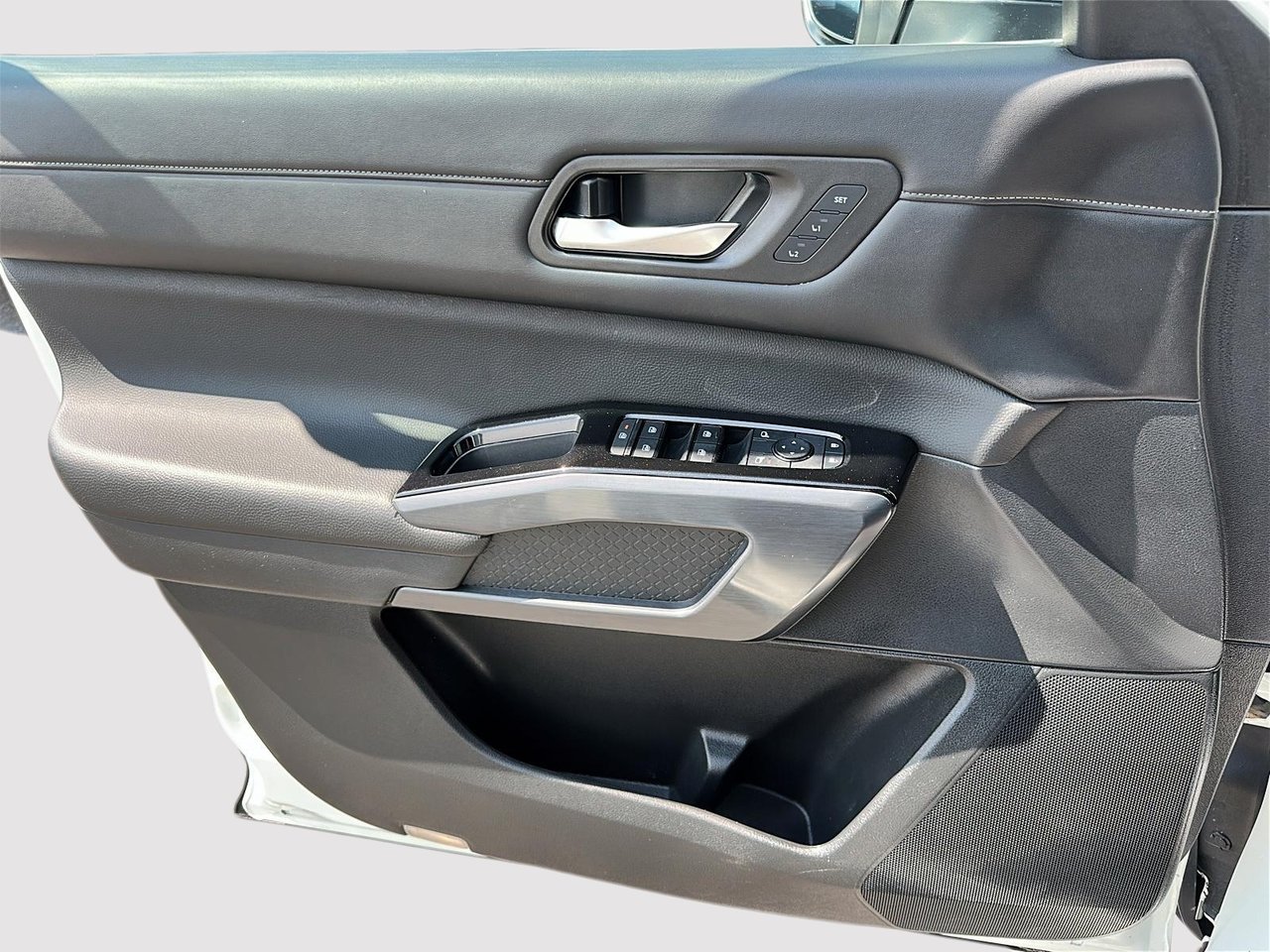 2022 Nissan Pathfinder SL AWD-13
