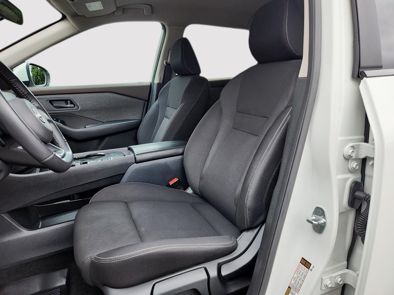 2023 Nissan Rogue S-8