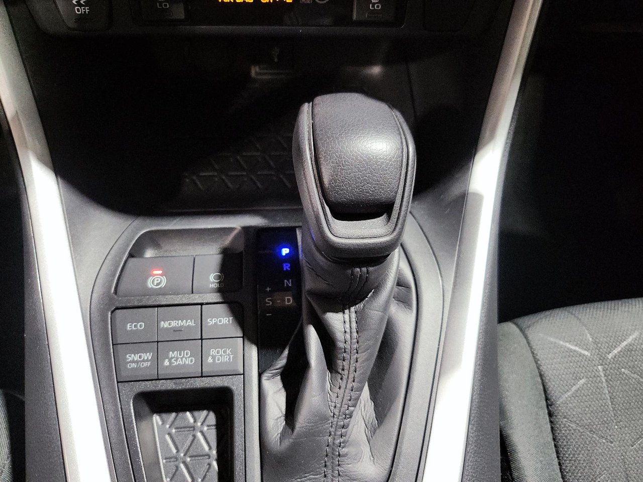 2020 Toyota RAV4 XLE AWD-14