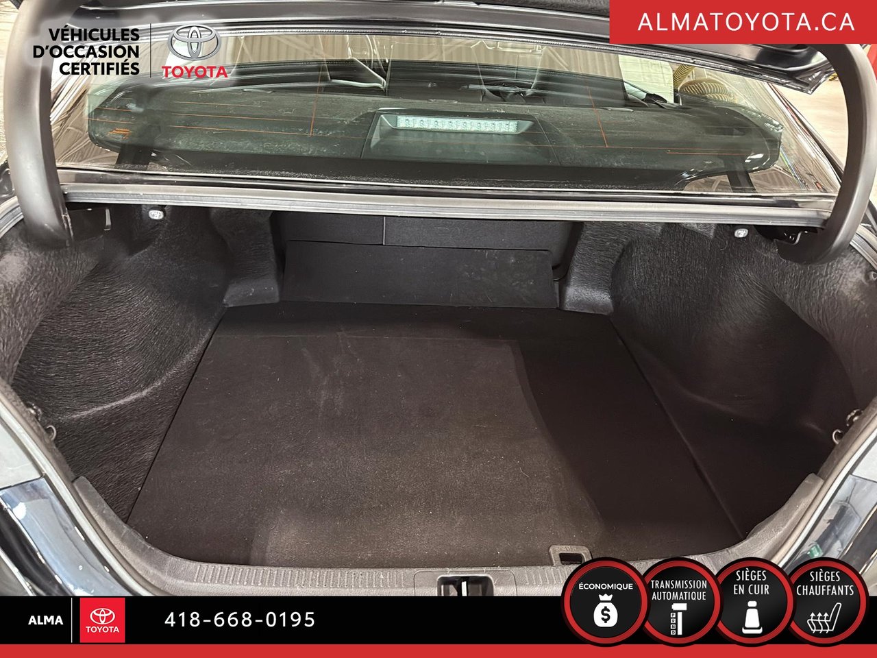 Toyota Camry SE boîte de vitesses automatique 2023-12