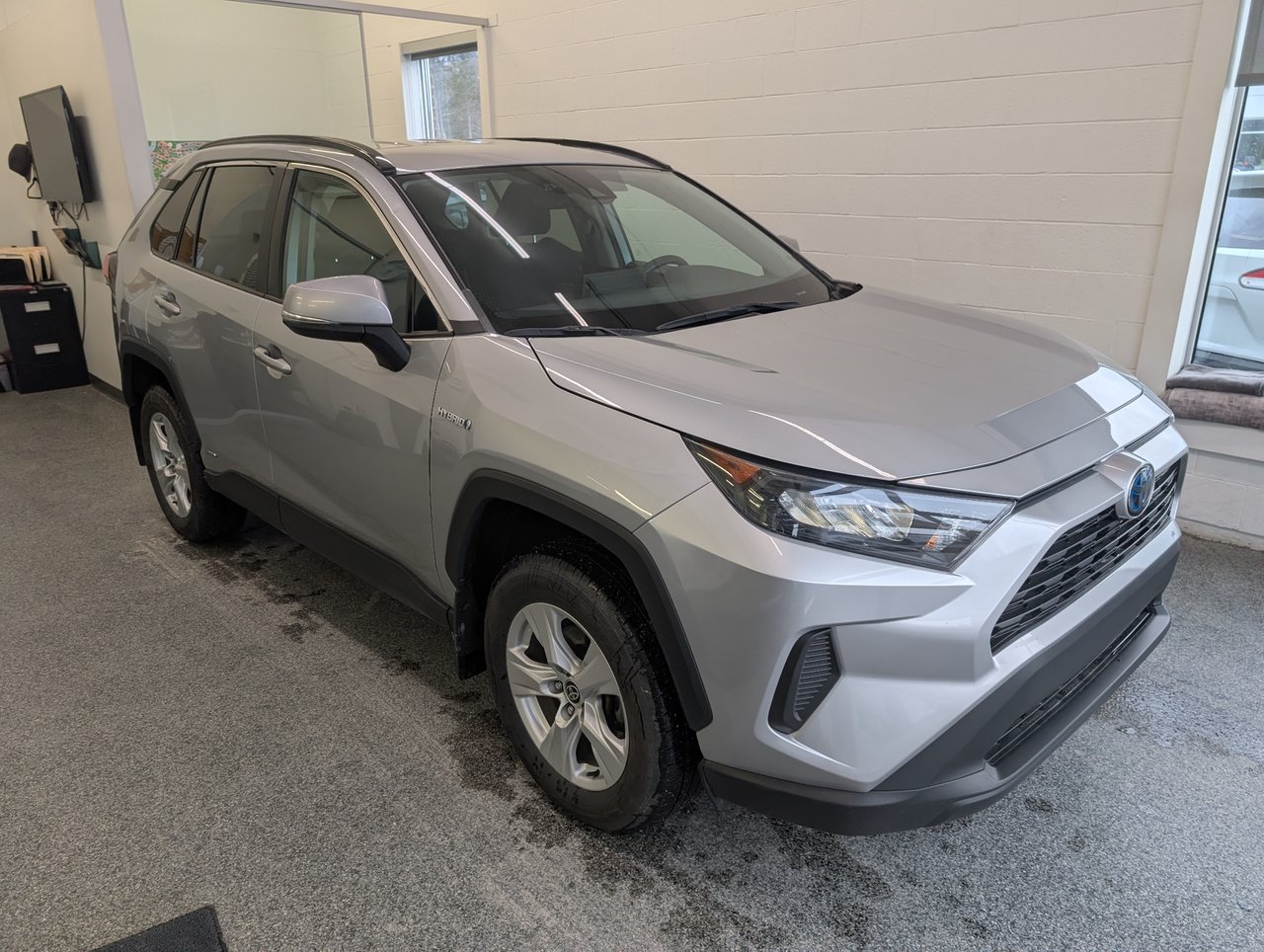 Toyota RAV4 Hybrid LE AWD